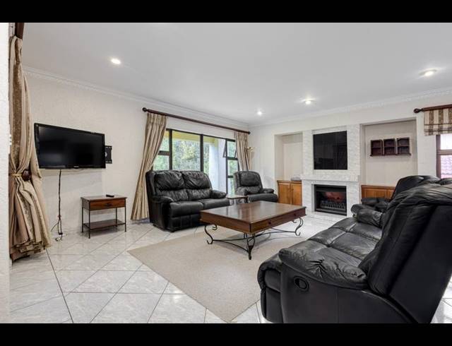 4 BEDROOM PROPERTY TO RENT IN DAINFERN GOLF ESTATE